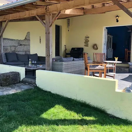 A Casa Amarela * Pinheiro de Coja