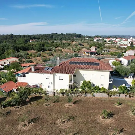 A Casa Amarela Pinheiro de Coja