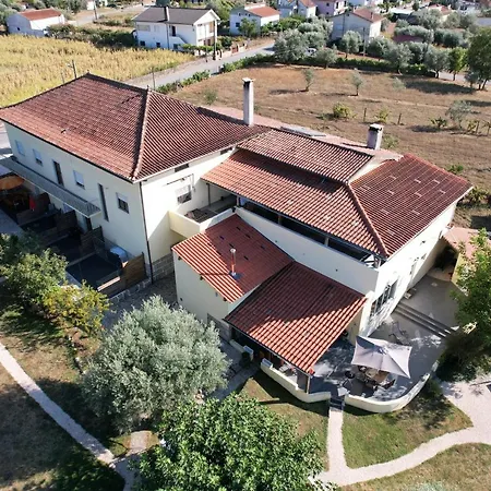 アパート A Casa Amarela Pinheiro de Coja