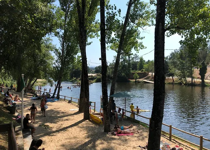 A Casa Amarela * Pinheiro de Coja