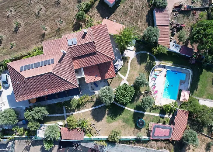 A Casa Amarela Pinheiro de Coja